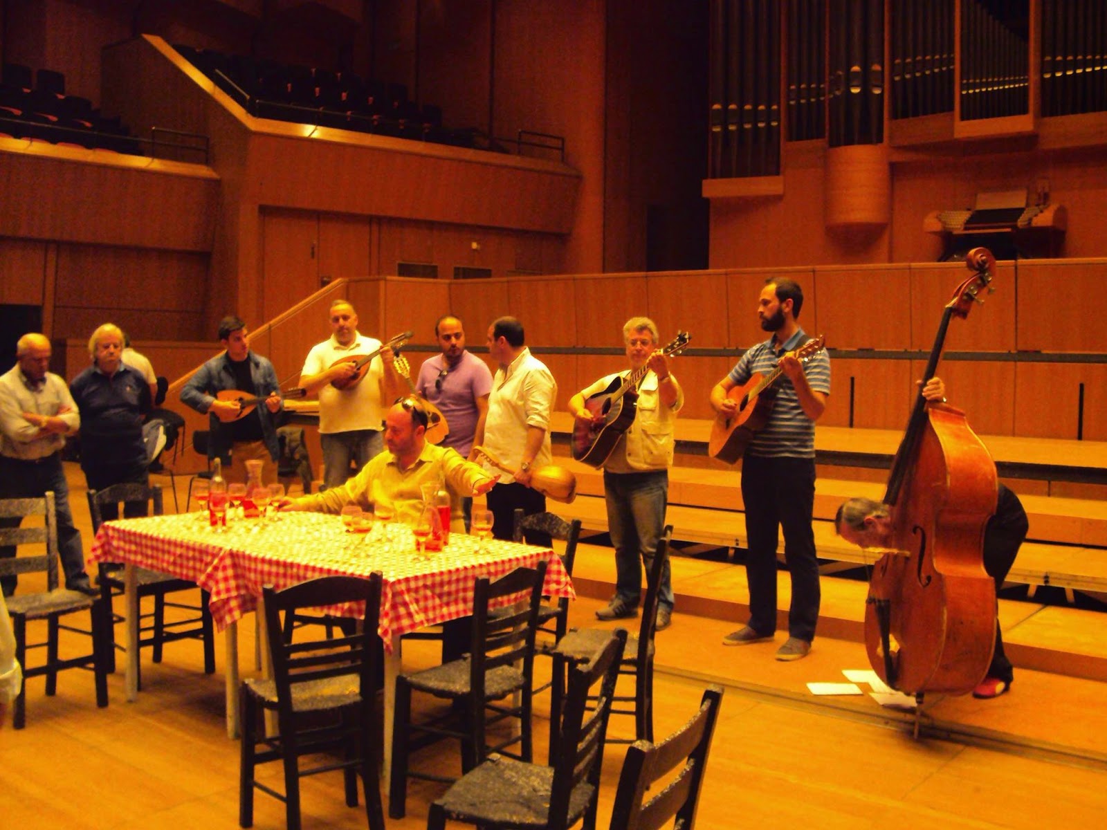 πρόβα στη σκηνη 6